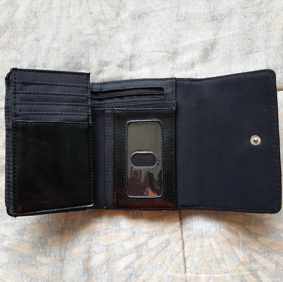 Nine & Co geometric print wallet. - Picture 9 of 12